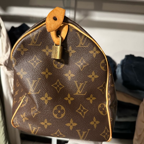 Authentic Louis Vuitton Speedy 30 - Picture 4 of 7